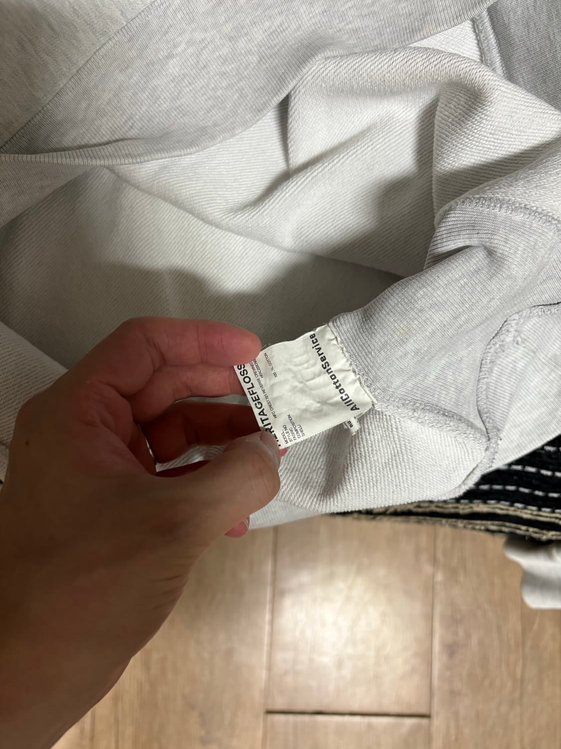 헤리티지플로스 HFC CREST 221 REVERSE CREWNECK 상품이미지2