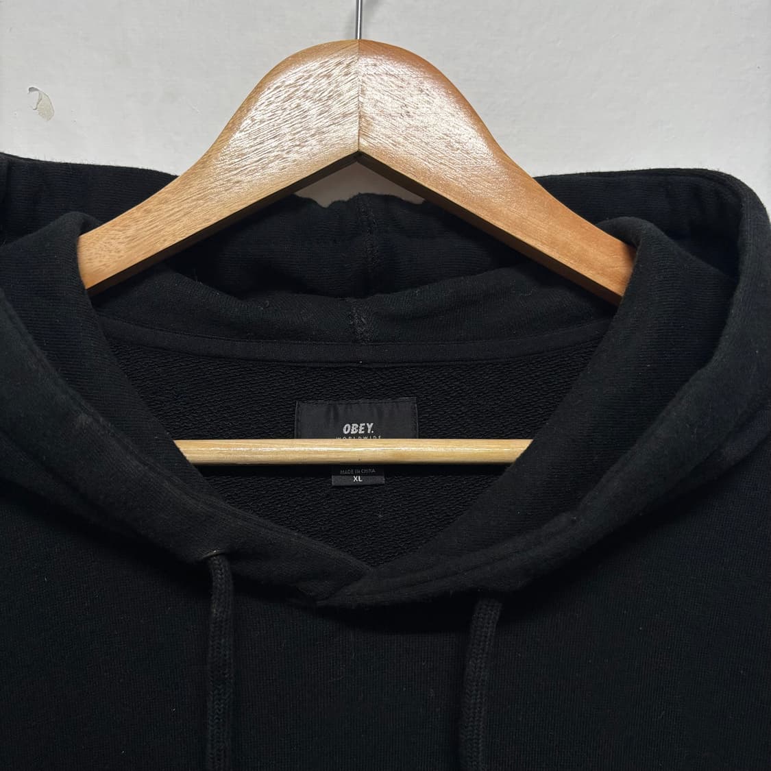 오베이 OBEY 블랙 후드티 상품이미지3