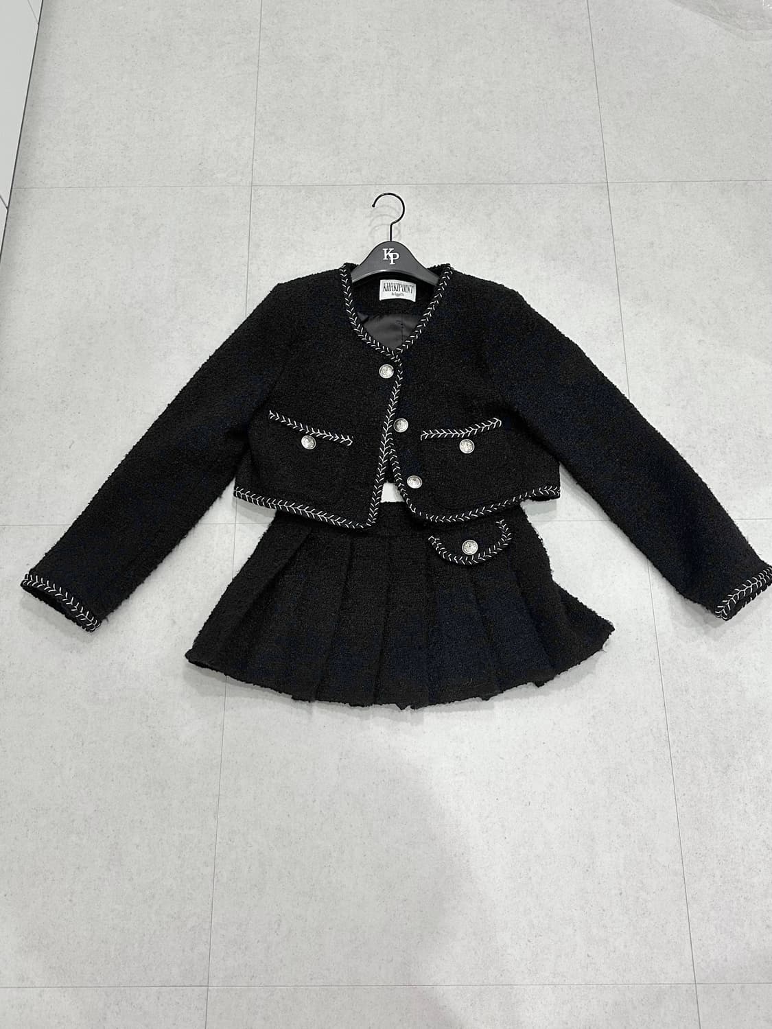 카키포인트 트위드 자켓 스커트 세트 블랙 새상품 상품이미지3