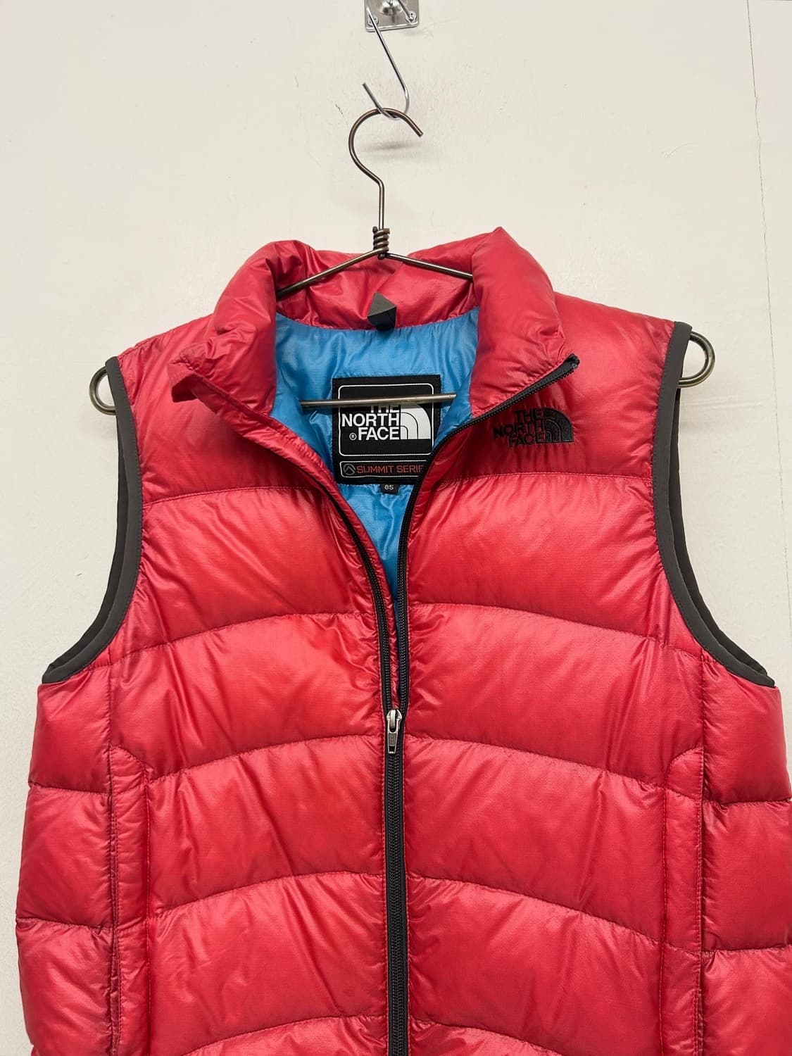 노스페이스 써밋 빨간색 경량 패딩 조끼 상품이미지2