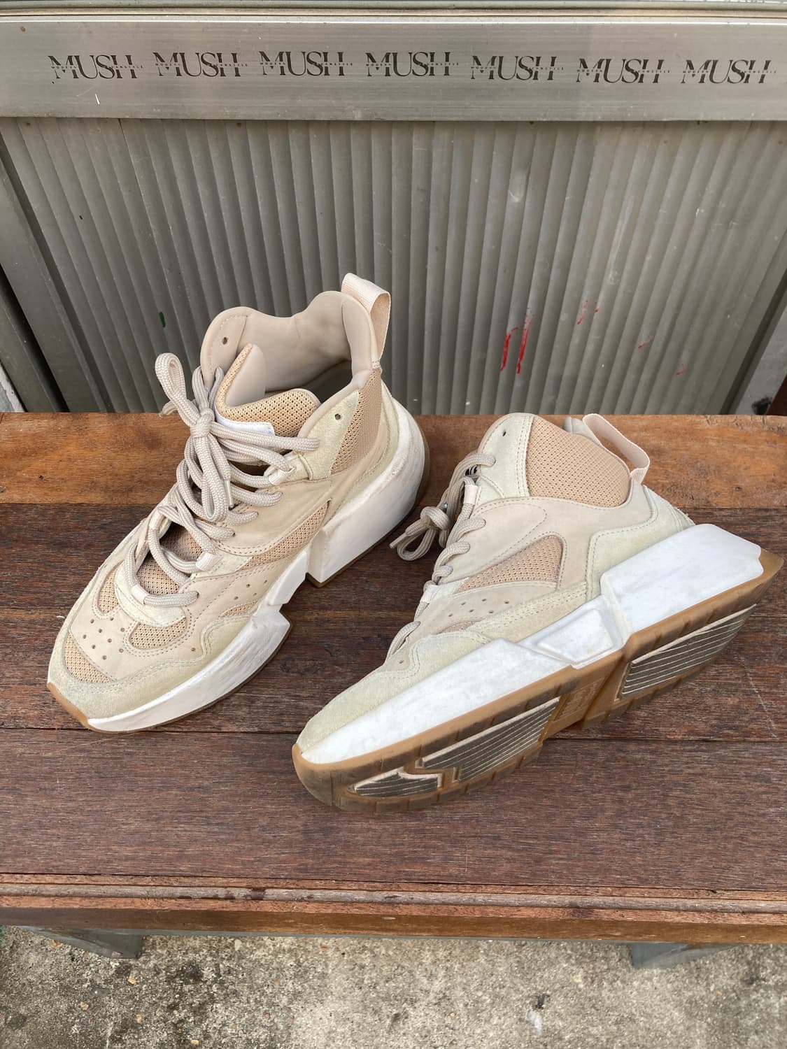 MM6  메종마르지엘라 하이탑 스니커즈 상품이미지2