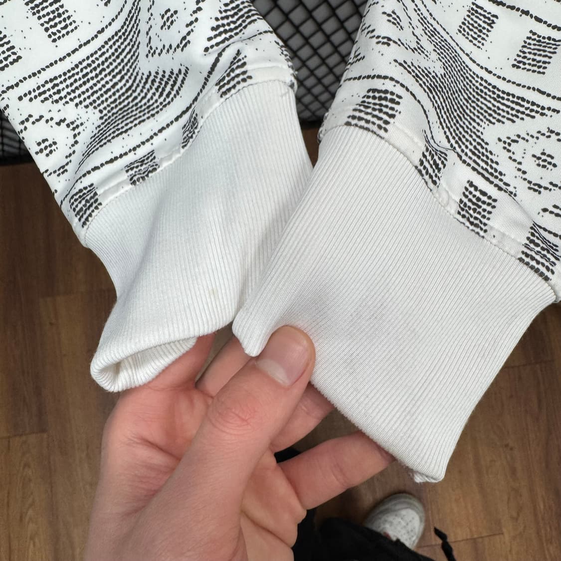 노스페이스 우먼스 트랙 자켓 에스닉 패턴 화이트 그레이 상품이미지9