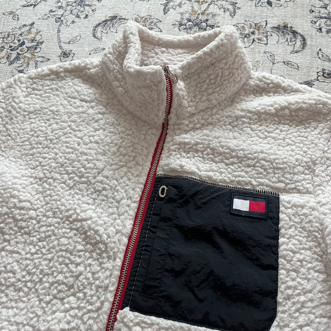 타미힐피거 플래그 로고 패치 후리스 집업 상품이미지3