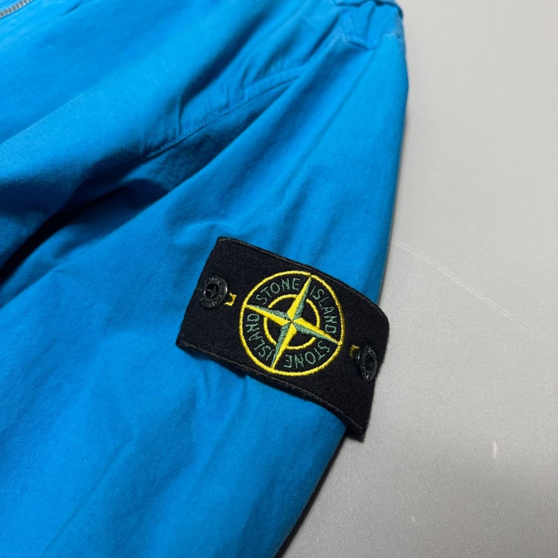 스톤아일랜드 민트컬러 나일론 트윌 코튼 혼방 하이넥 집업 윈드브레이커 상품이미지6