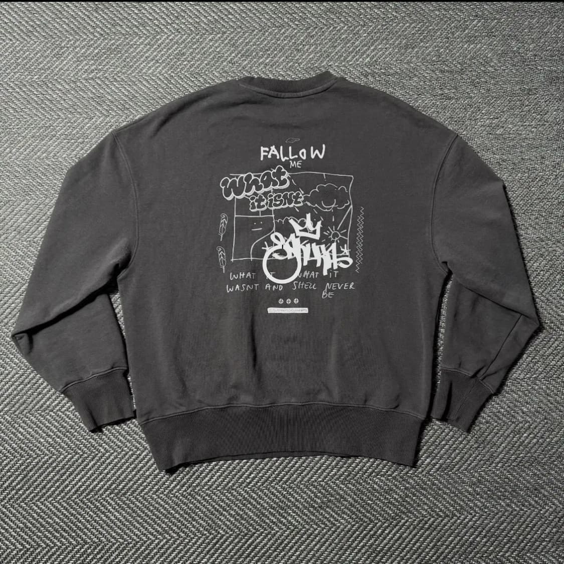 와릿이즌 팔로우 드로잉 그래픽 맨투맨 (L) 상품이미지2