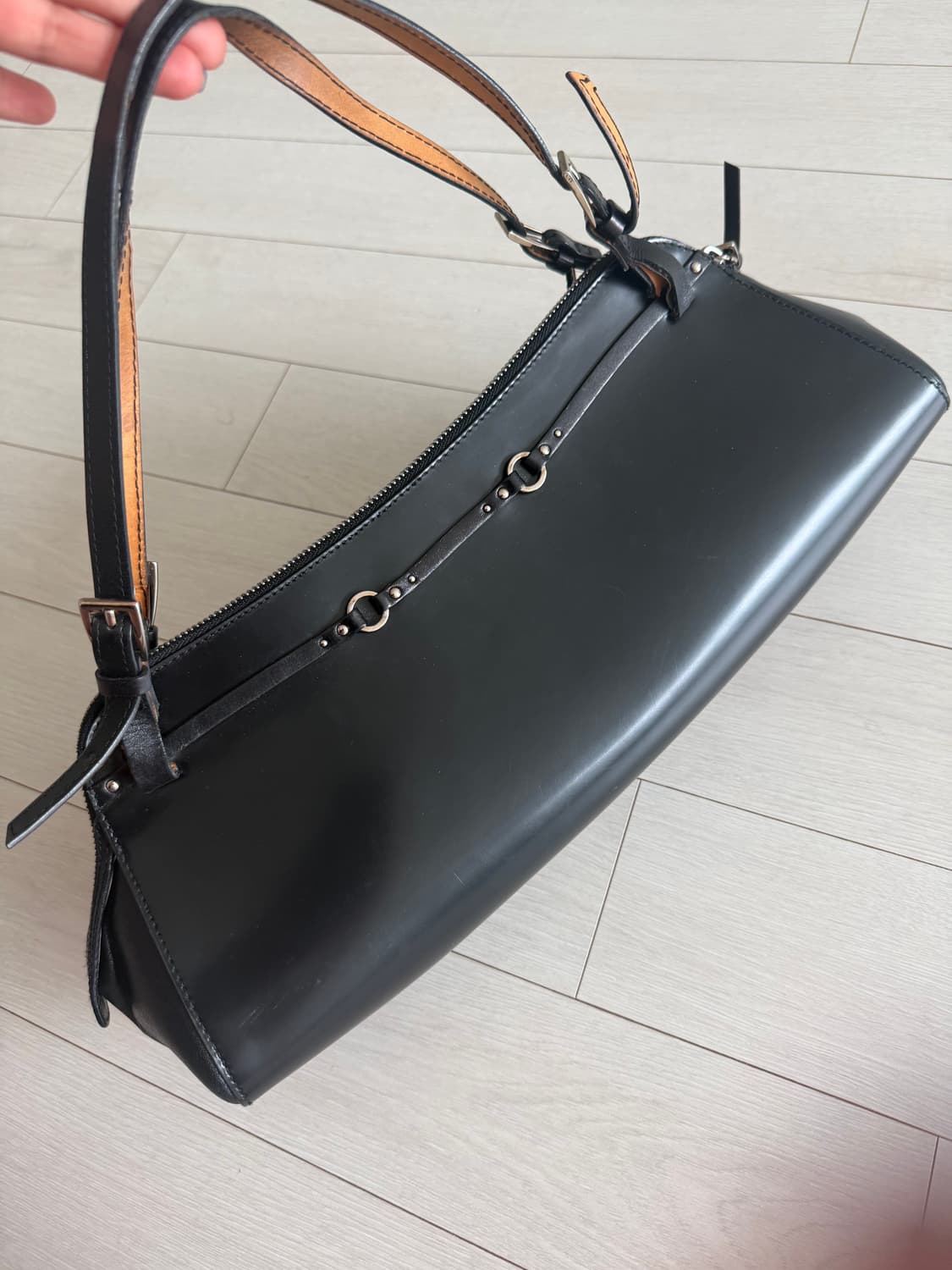 디올 하드코어 피어싱 숄더백 상품이미지4