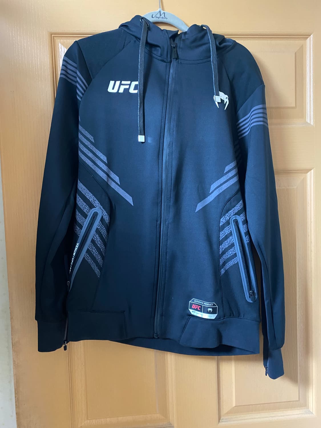 베넘 UFC 어쎈틱 파이트나이트 트레이닝 세트 상품이미지3