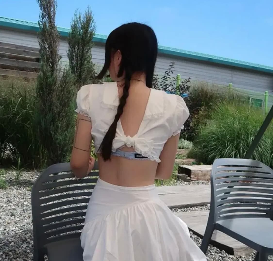 프레클 레이스 크롭 블라우스 lace trim crop blouse 상품이미지1