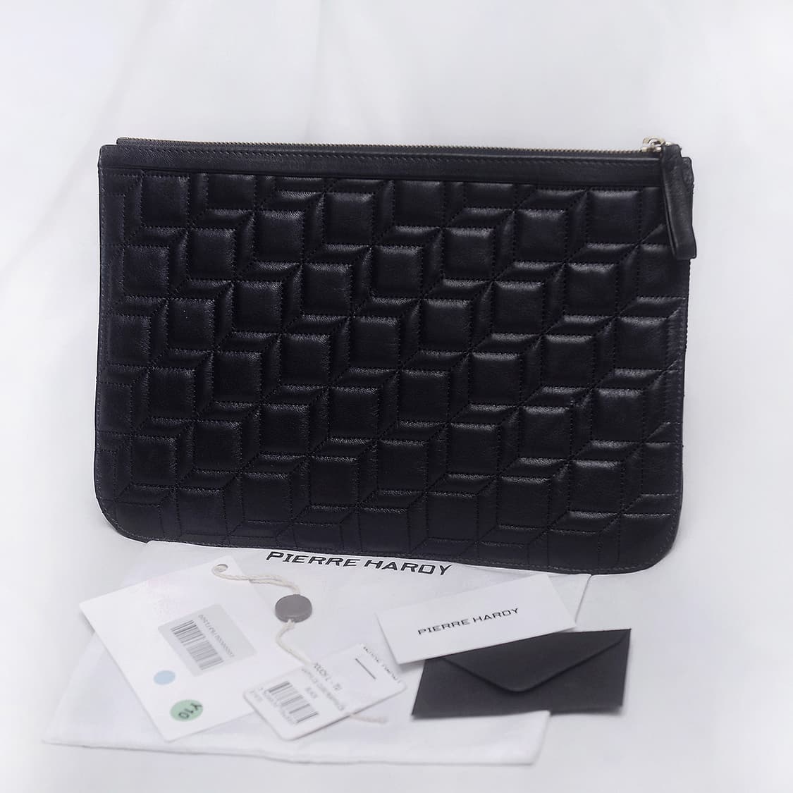 피에르하디 (PIERRE HARDY) 퀼팅 큐브 나파레더 카프스킨 클러치 상품이미지1