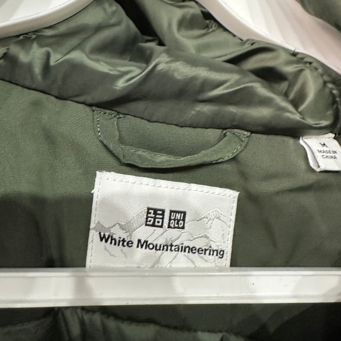 유니클로 화이트마운티니어링 패딩 100 상품이미지3
