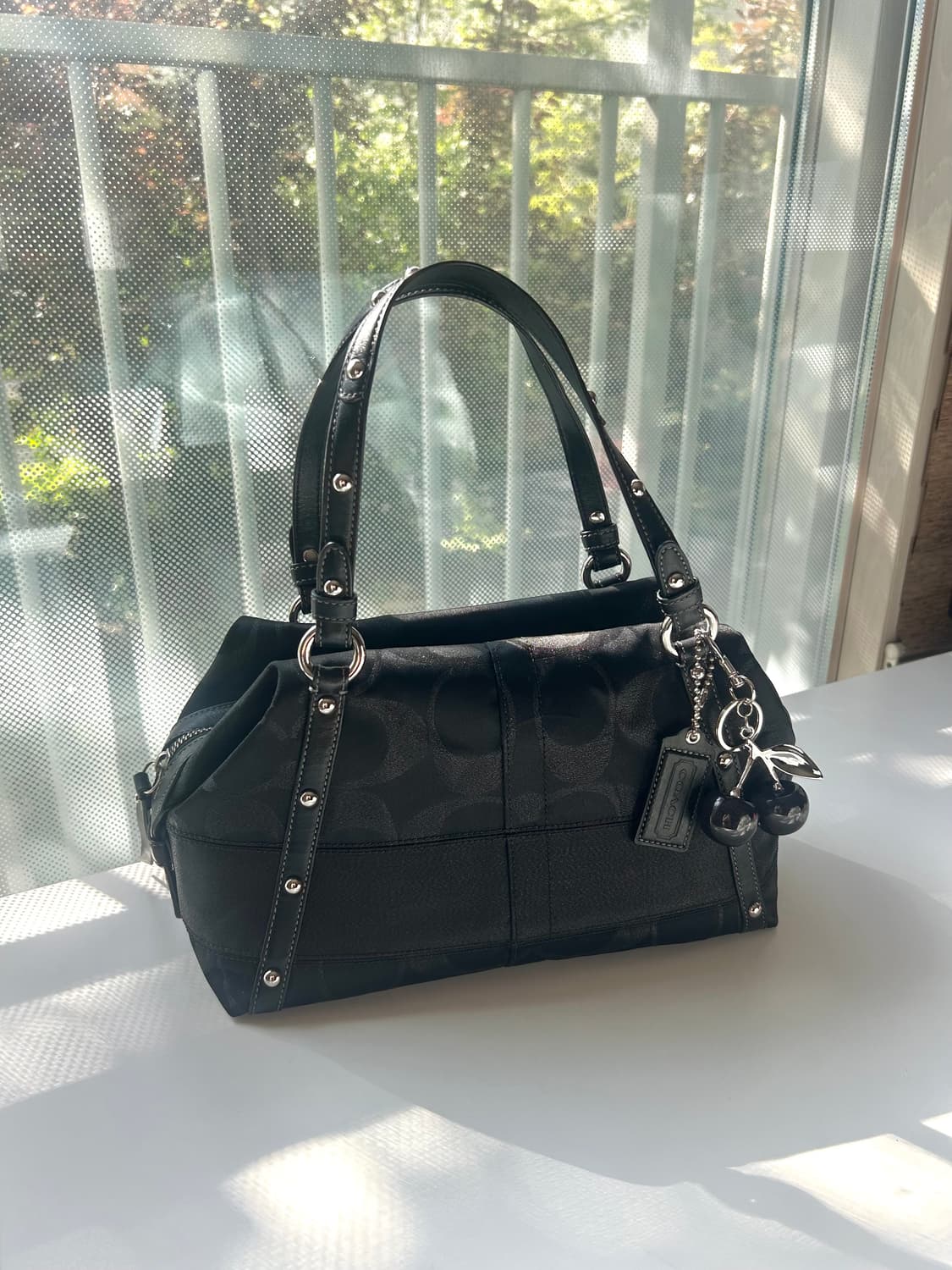 희귀🖤)) COACH 코치 시그니처 블랙 y2k 숄더백 상품이미지1