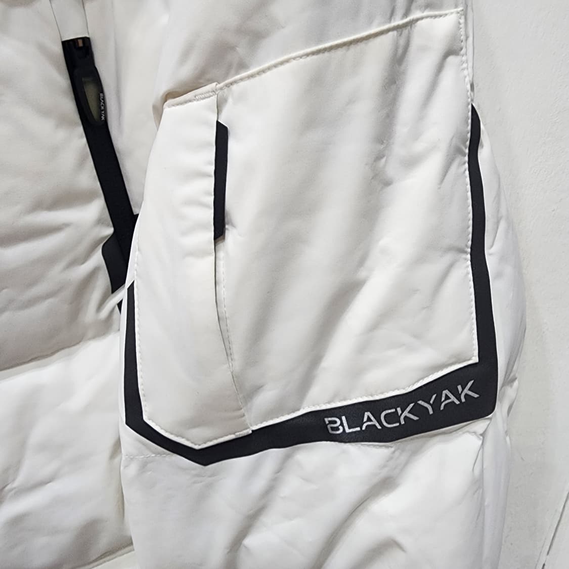 블랙야크 벤치다운 자켓 롱 흰색95 새제품 상품이미지3