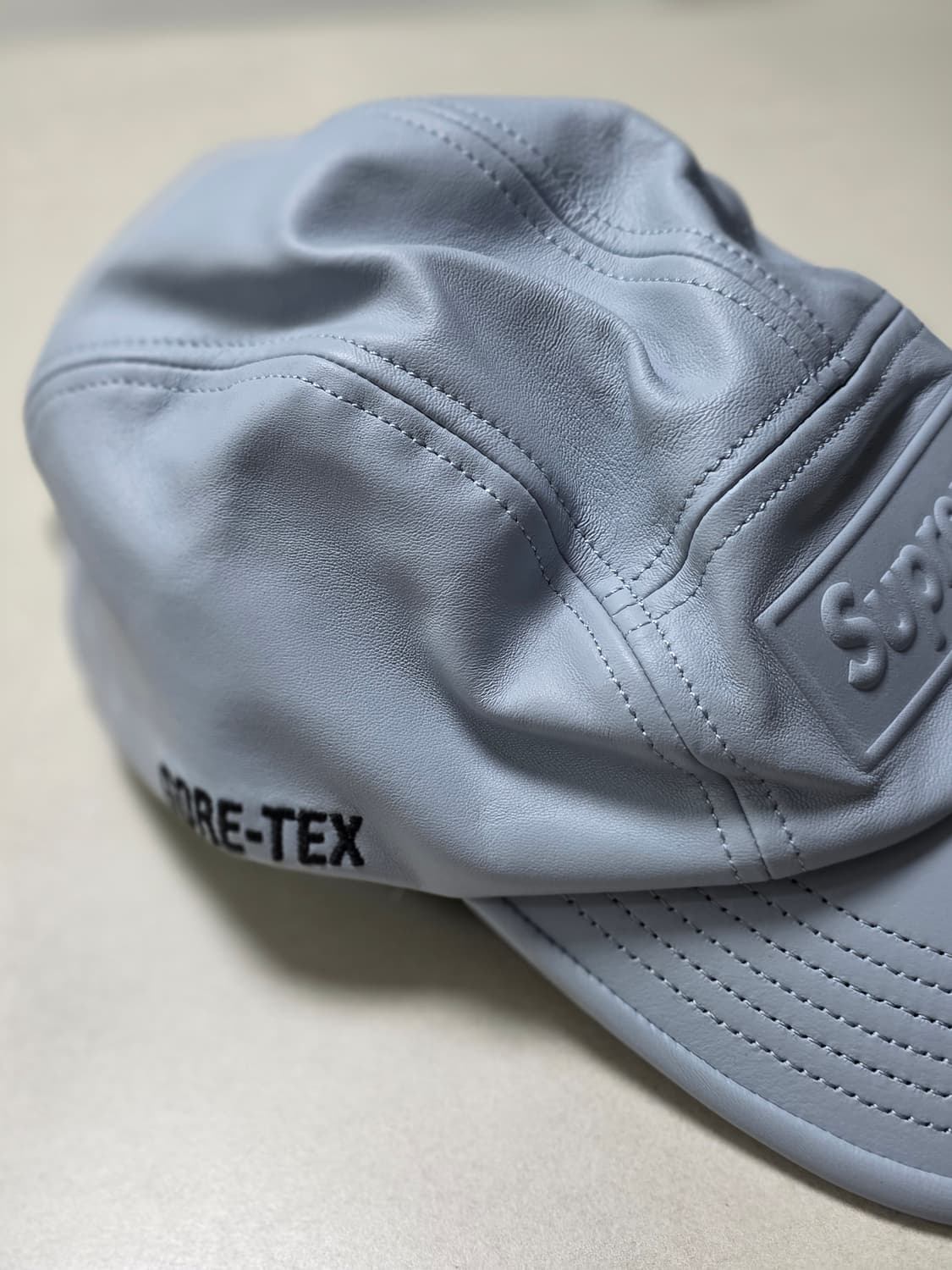 슈프림 GORE-TEX 가죽 캠프캡 그레이 판매합니다 ! 상품이미지2