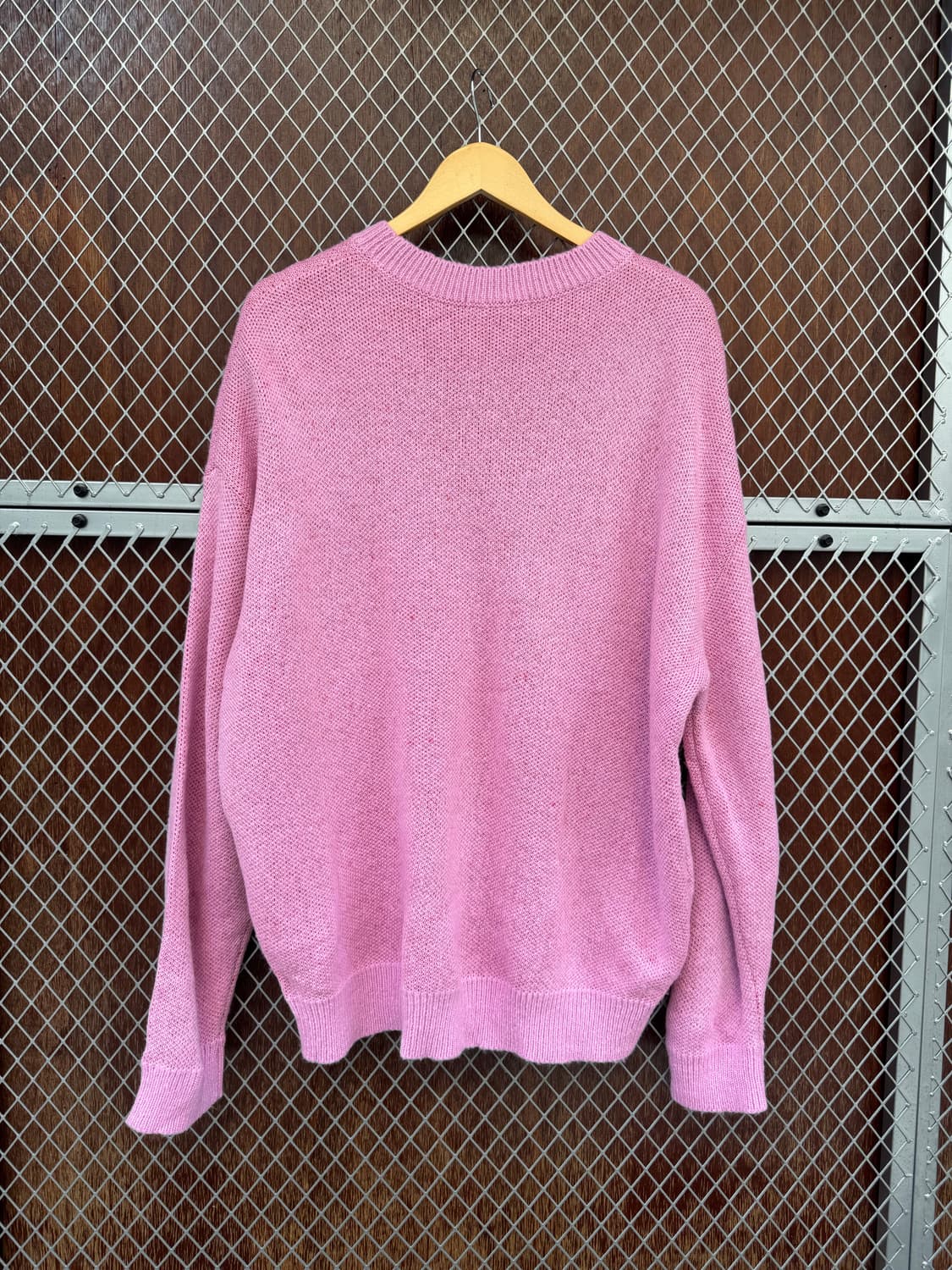 러브이즈트루 캣 핑크 오버핏 니트 르세라핌 사쿠라 착용 상품이미지10