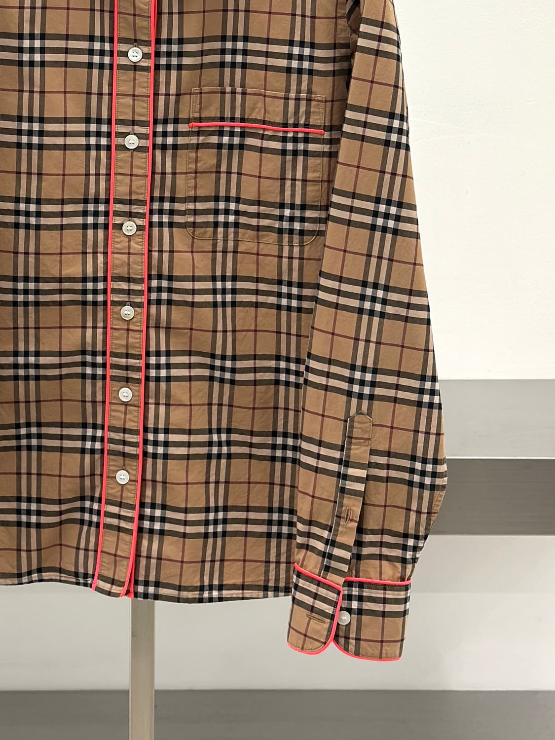 버버리 신형 노바체크 파이핑 셔츠  상품이미지3