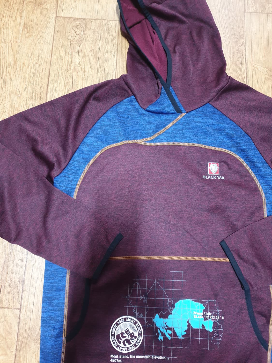 1049 블랙야크 아웃도어 후드티 100 사이즈입니다 상품이미지4