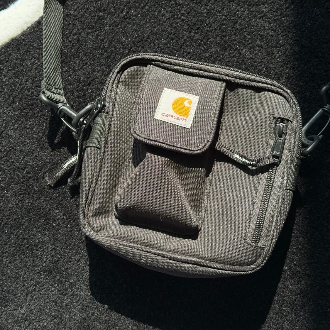 칼하트 에센셜 백 스몰 블랙 정품 상품이미지9