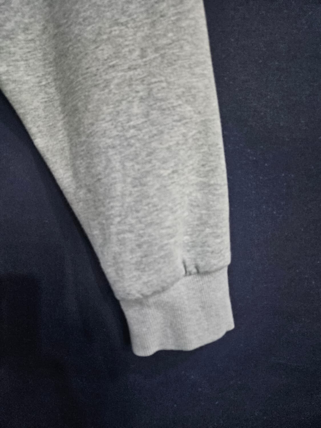 디스커버리 라이트그레이 남성 세미오버핏 95 반집업 포켓 후드티  상품이미지5