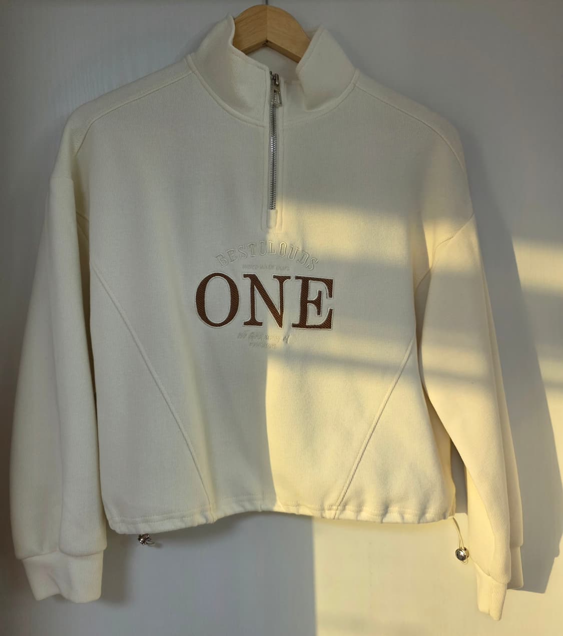 스튜디오에이지 아이보리 하프집업 맨투맨 / 스트링 자수 스웻 상품이미지2