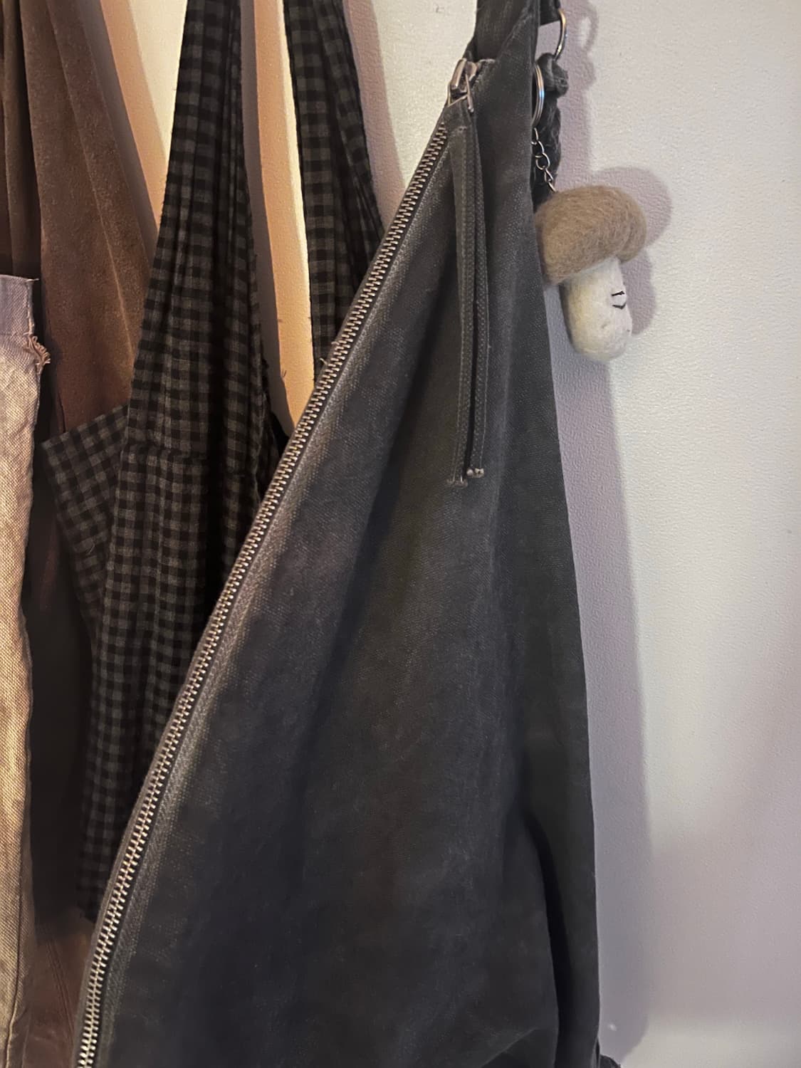 LCBX 카본다잉 크로스백 상품이미지2