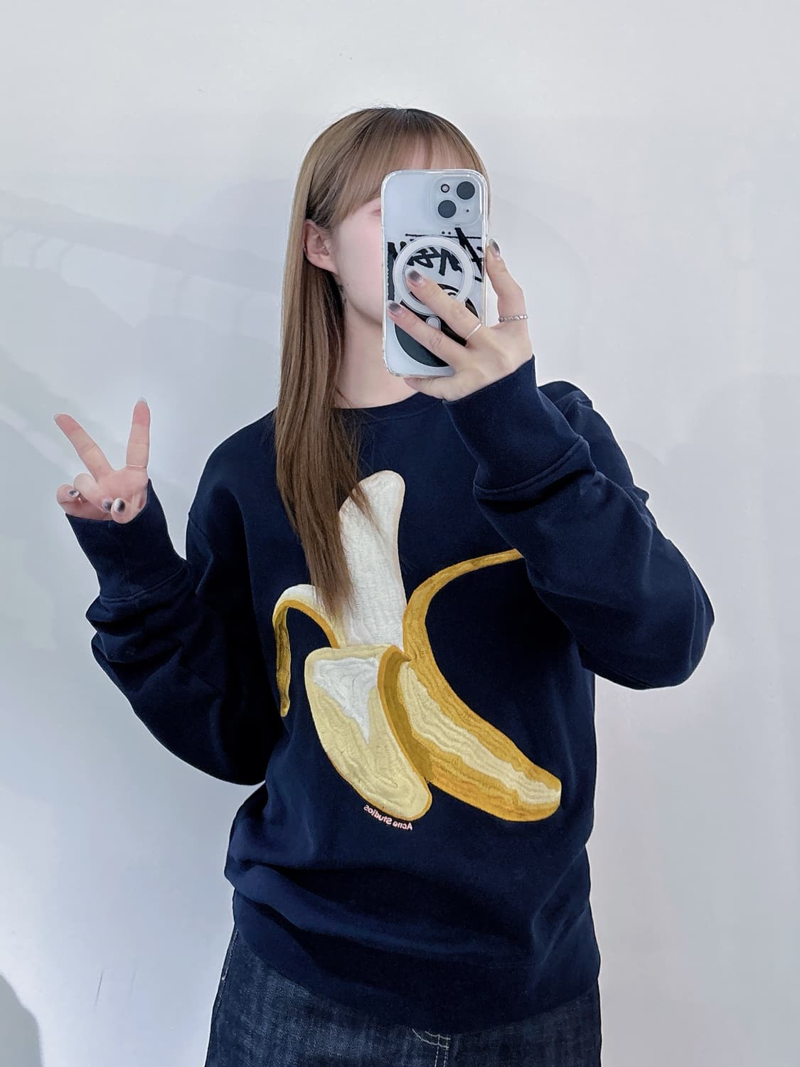 아크네스튜디오 바나나 자수로고 네이비 맨투맨 상품이미지1