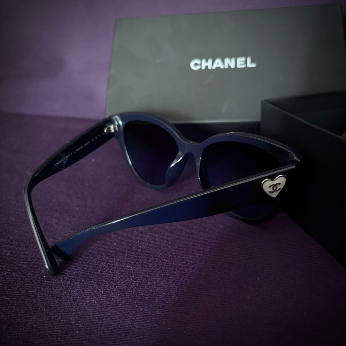CHANEL Heart Logo Sunglasses 샤넬 하트 상품이미지3