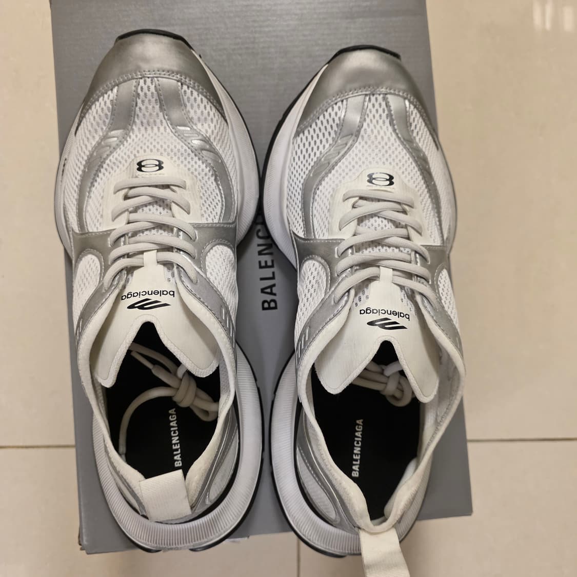 발렌시아가 서킷 스니커즈 43 실버/화이트 상품이미지2
