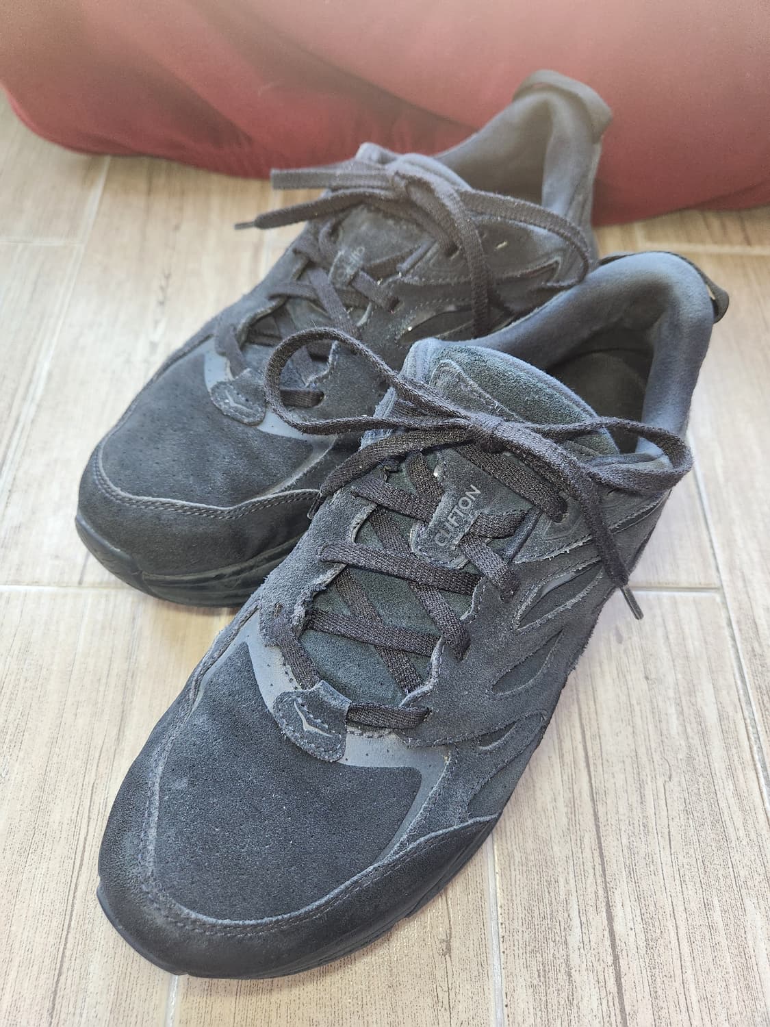 호카 U 클리프톤 L 스웨이드 (290) 상품이미지1