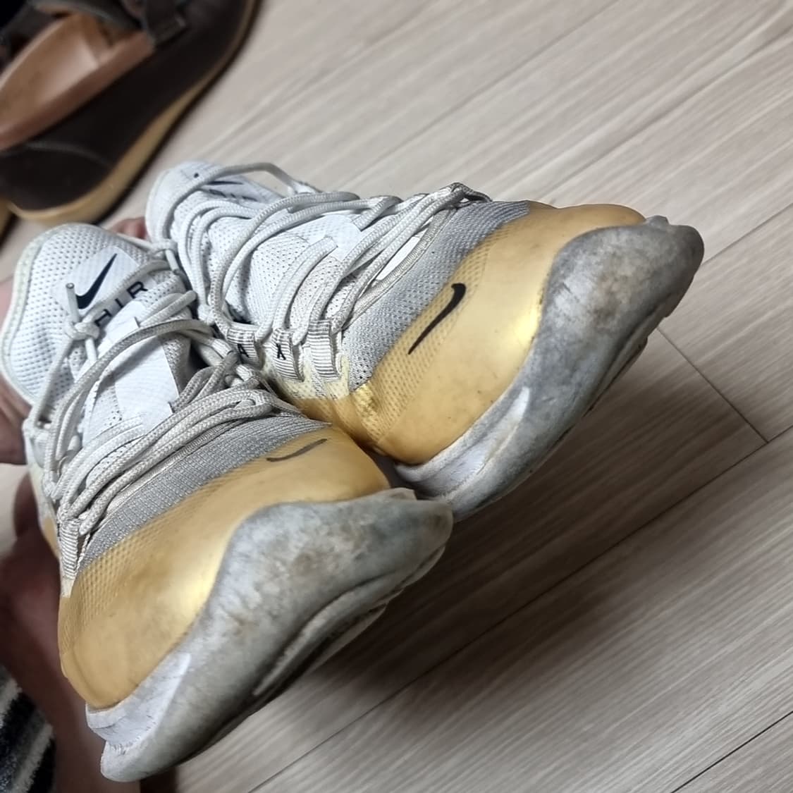 나이키 에어맥스 운동화 화이트/골드(280) 상품이미지6