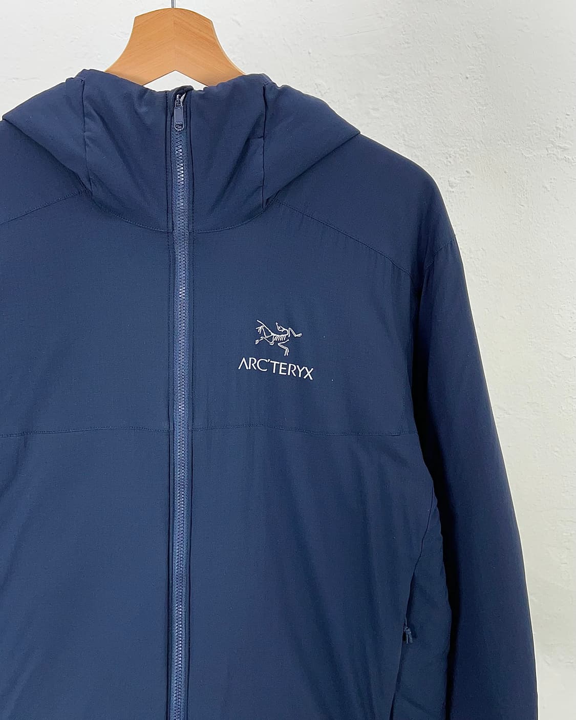 아크테릭스 22fw 킹피셔 네이비 아톰 LT 후디 라이트 웨이 패딩 자켓 상품이미지3