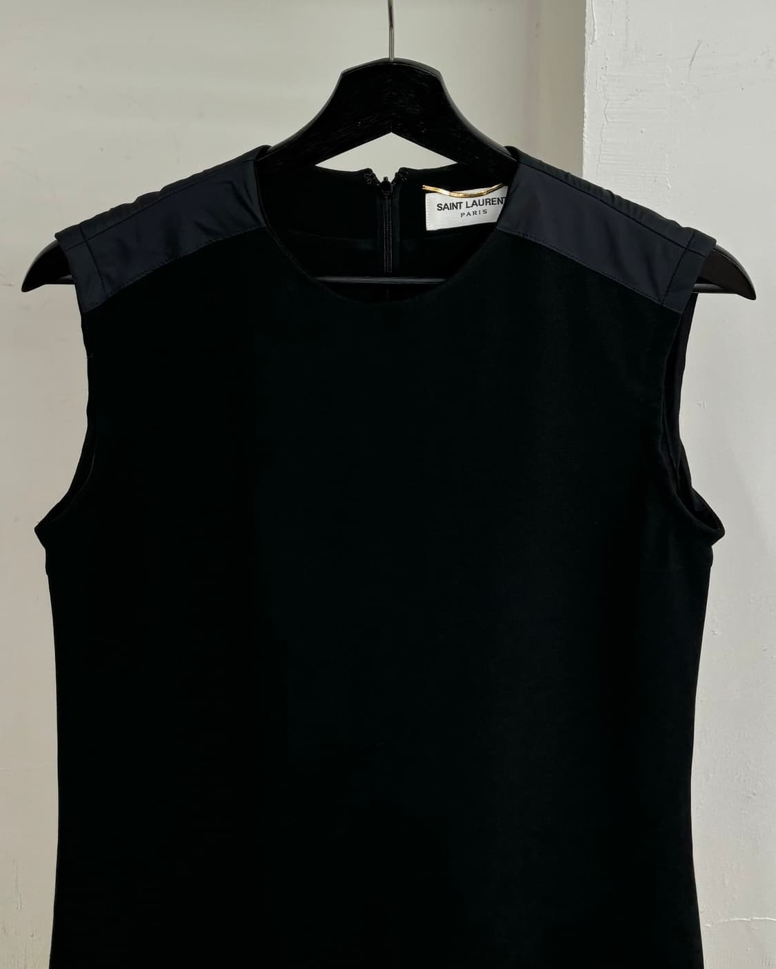 생 로랑 블랙 미니 슬리브리스 드레스 상품이미지2