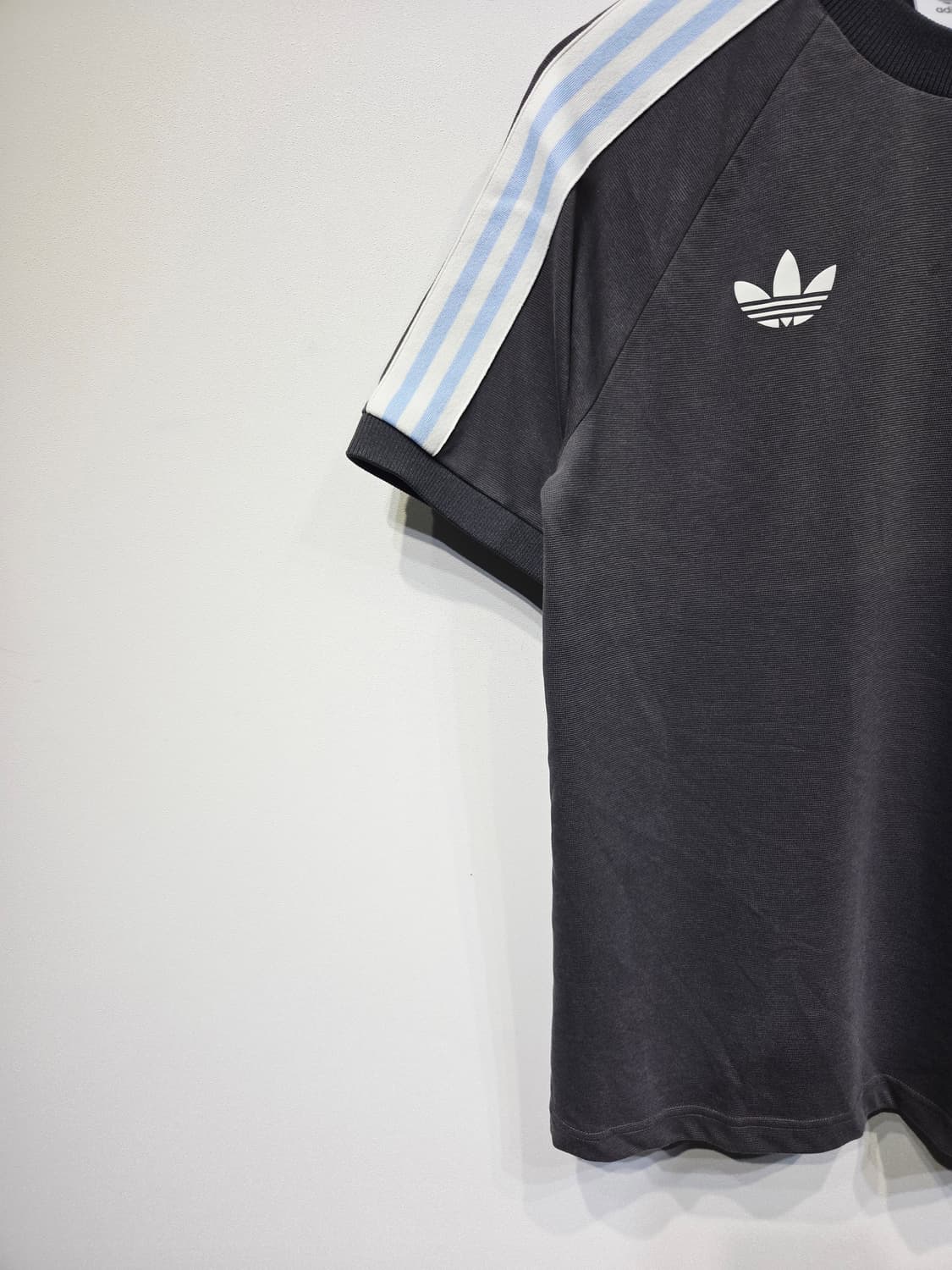 아디다스 아르헨티나 베켄바우어 삼선 반팔티 상품이미지4