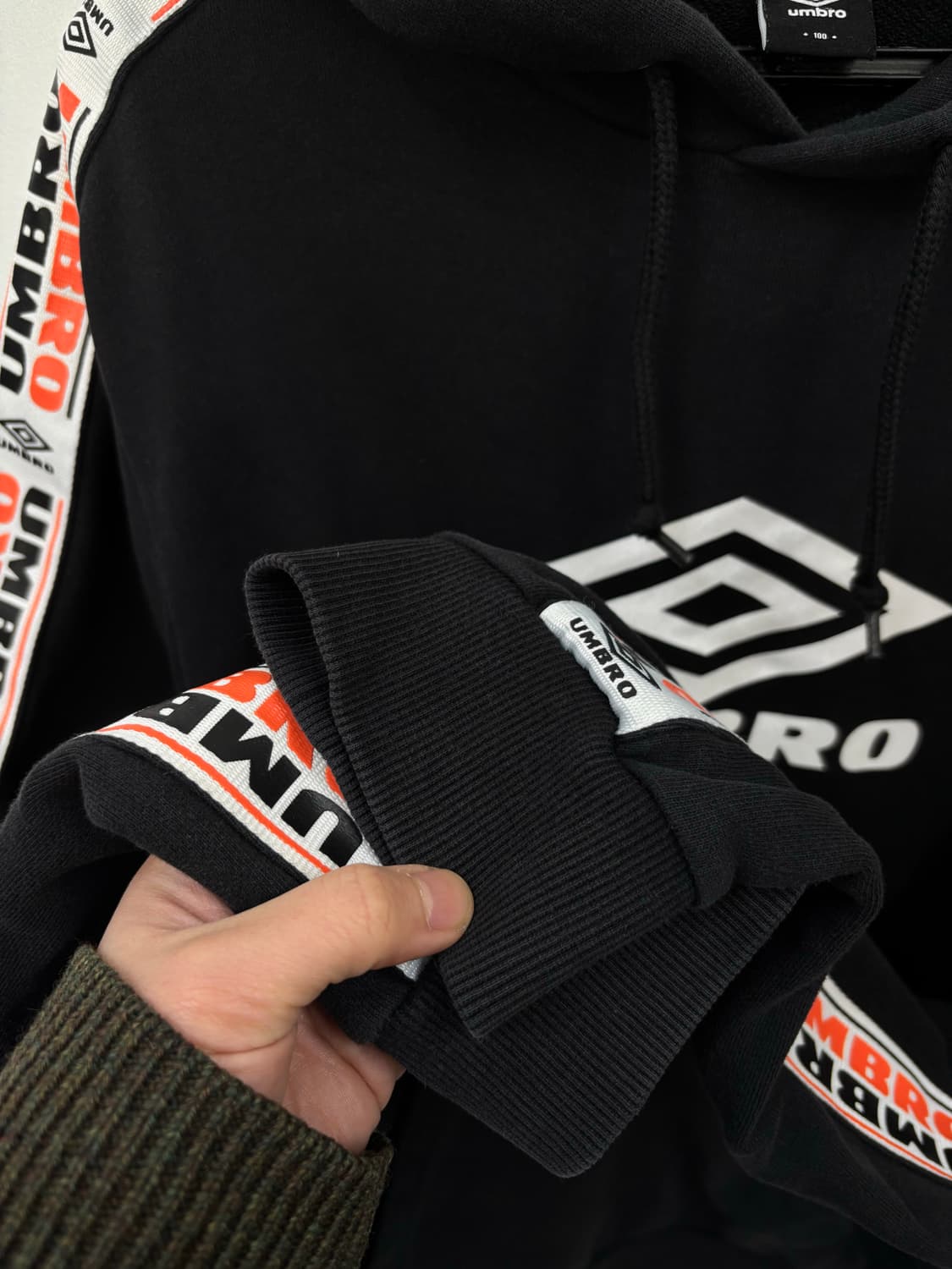 엄브로 후드티 상품이미지3