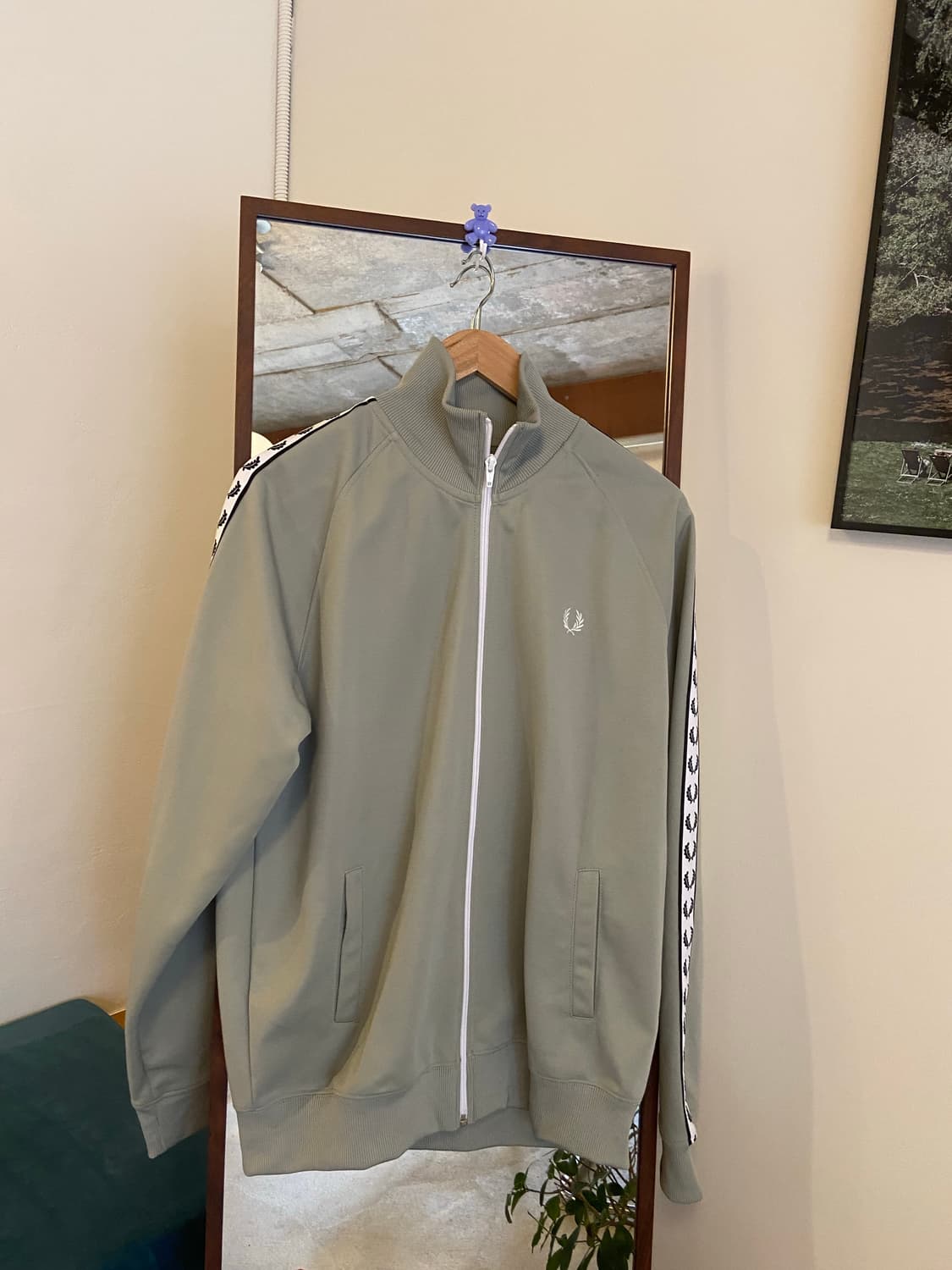 프레드페리 트랙탑 피스타치오컬러 상품이미지1