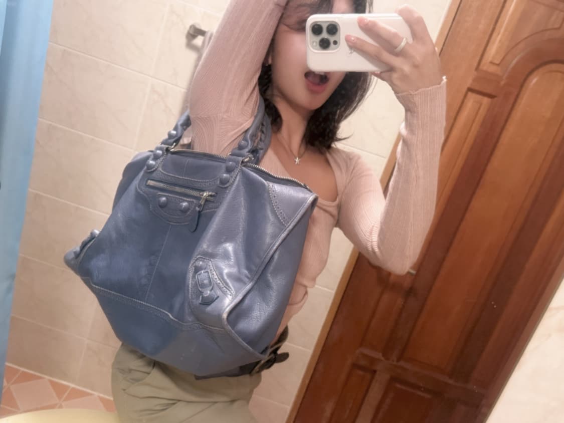 발렌시아가 모터백 라지 상품이미지2