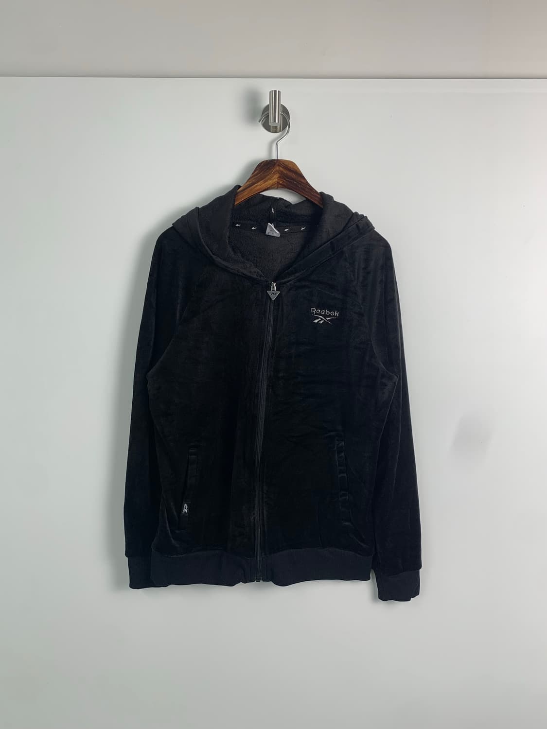 리복 자수로고 블랙 벨벳 후드집업 상품이미지2