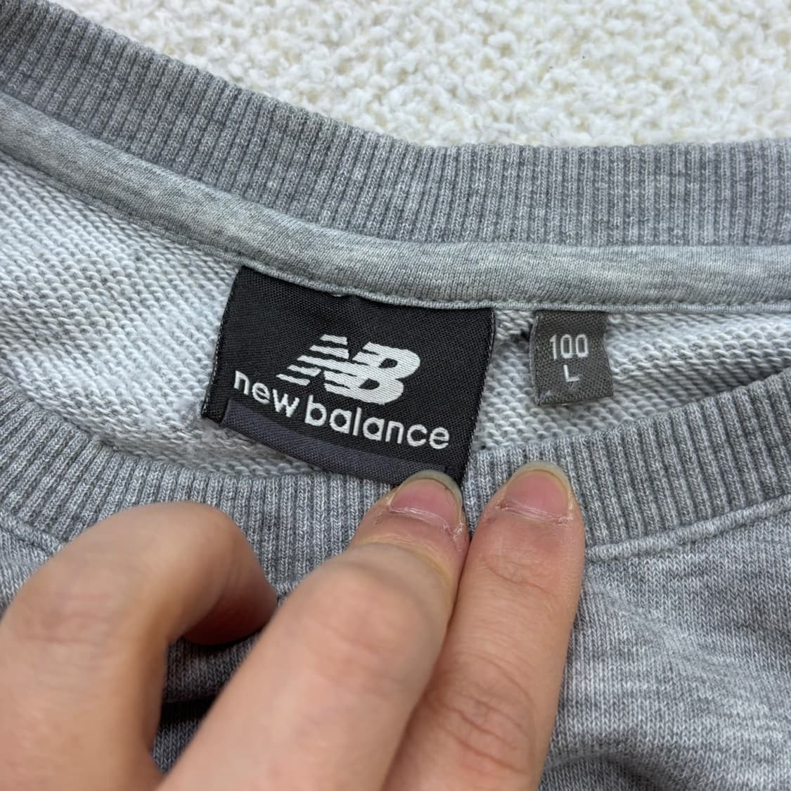 100 뉴발란스 스몰로고 맨투맨 티셔츠 0323E 상품이미지3