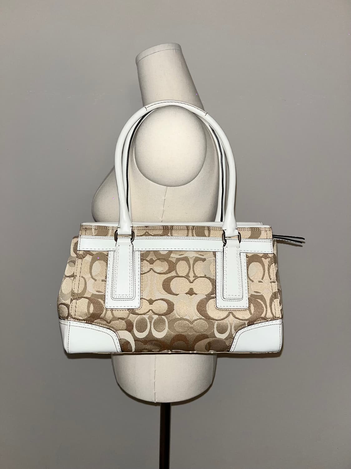 📦 Coach basic All white Shoulder Bag 상품이미지5