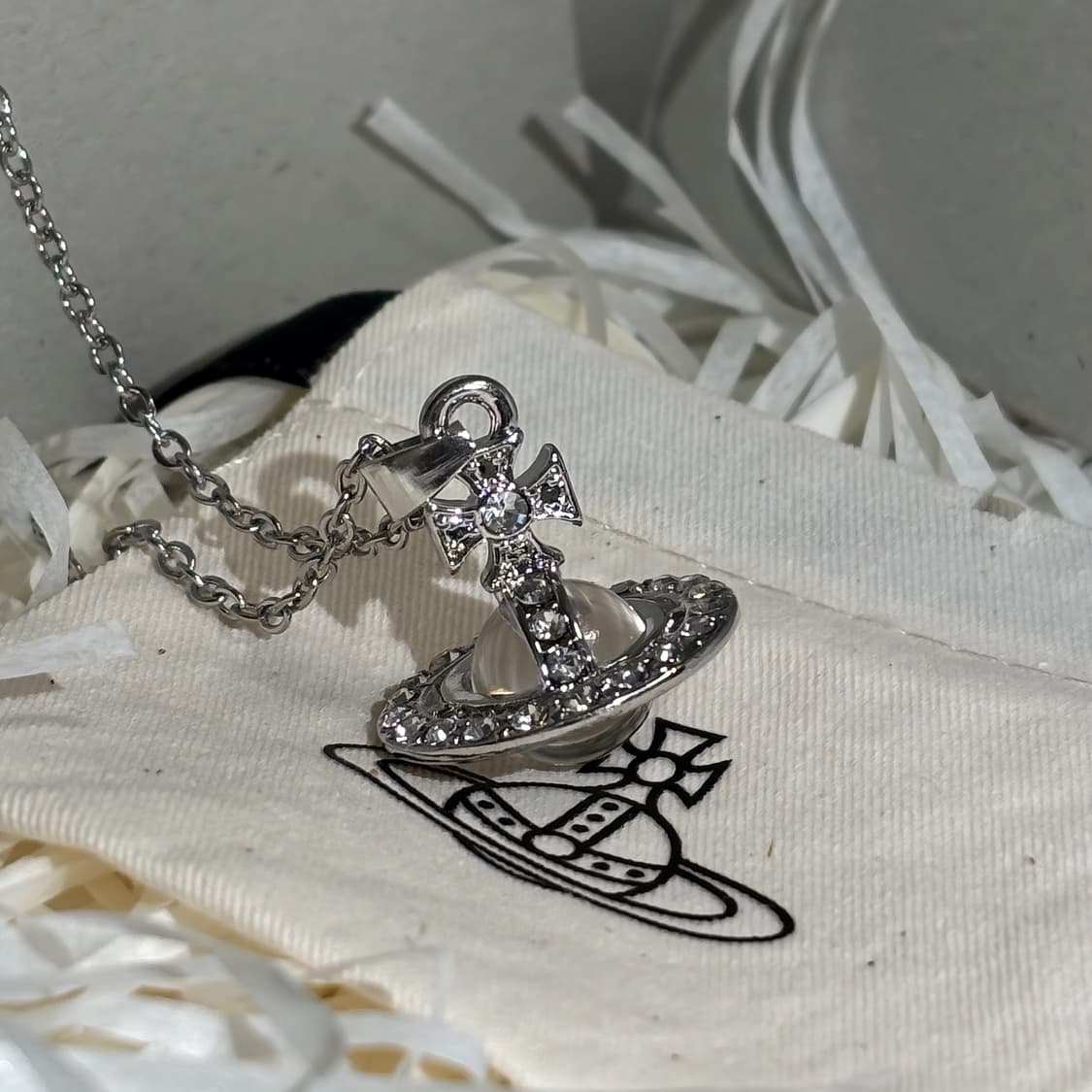 풀박스) 비비안웨스트우드 클리어 오알비 펜던트 목걸이 상품이미지2