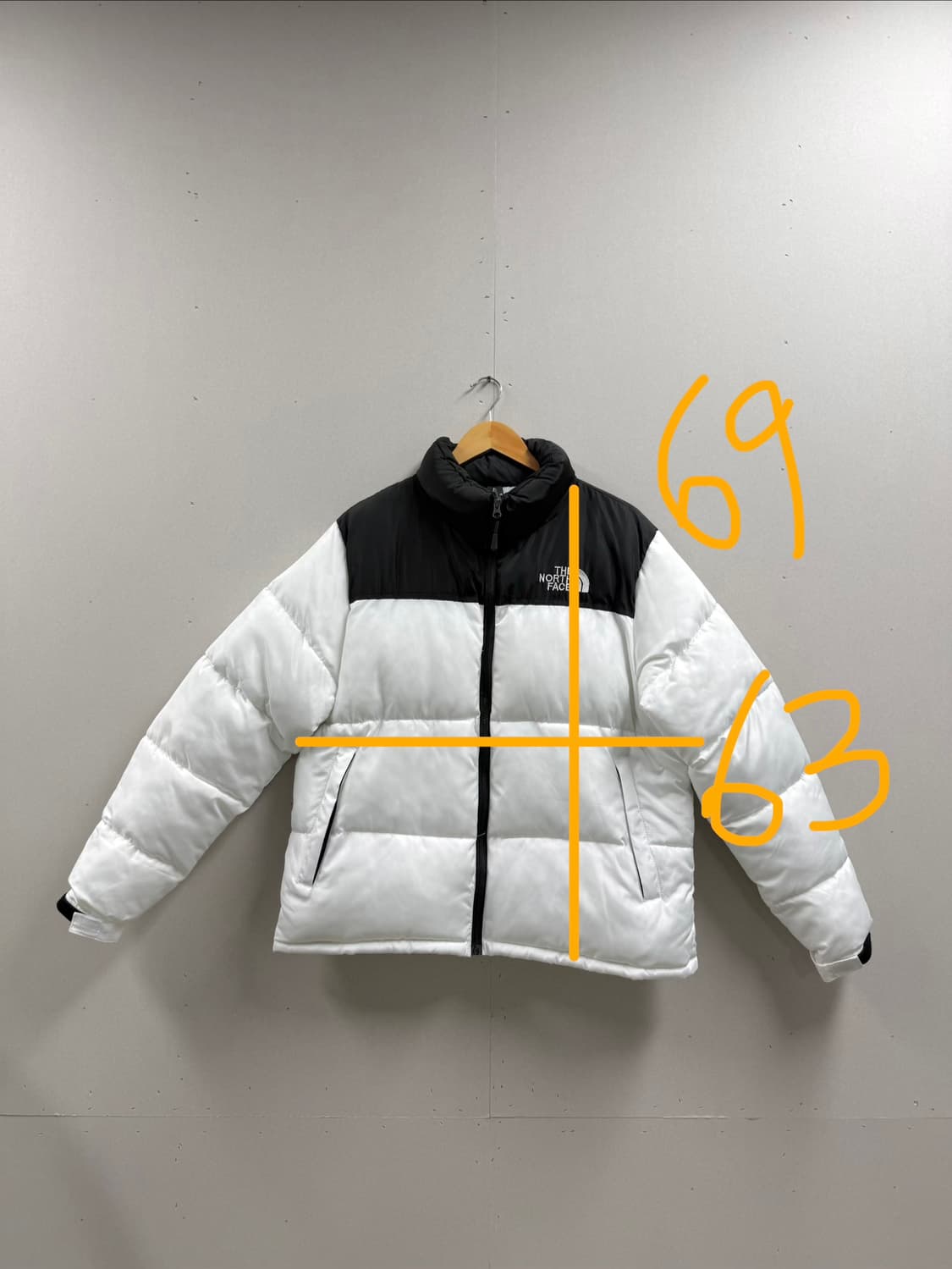 남성 XL / 노스페이스 눕시 700 패딩 화이트 블랙 상품이미지10