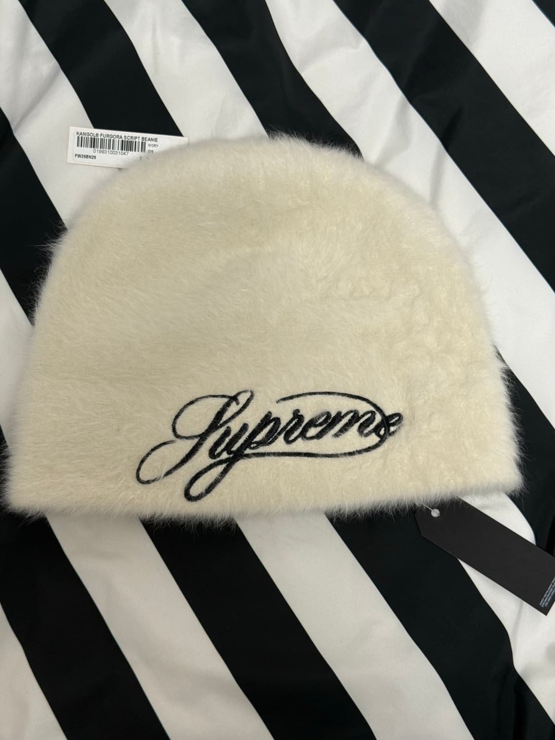 (새제품) 슈프림 캉골 퍼고라 비니 화이트 상품이미지1