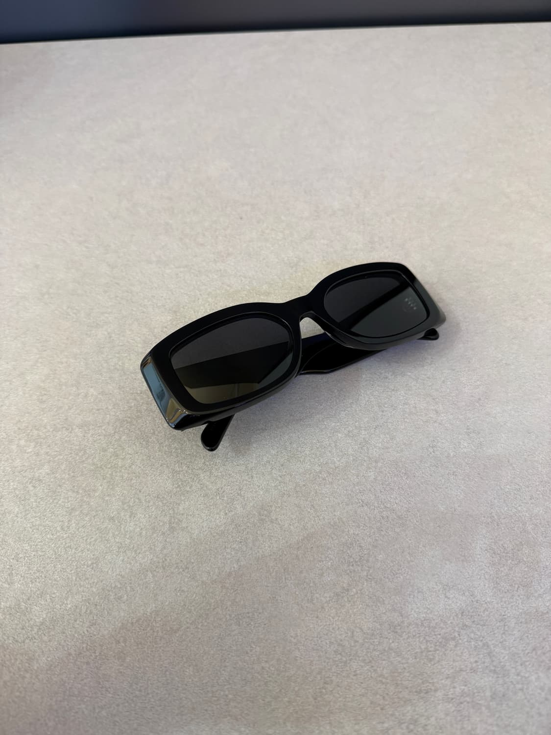 셀린느 선글라스 cl40282u 01a 상품이미지2