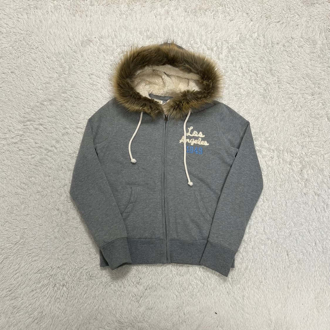 WHO A U Grey Wolf Zip-up Hoodie 상품이미지4