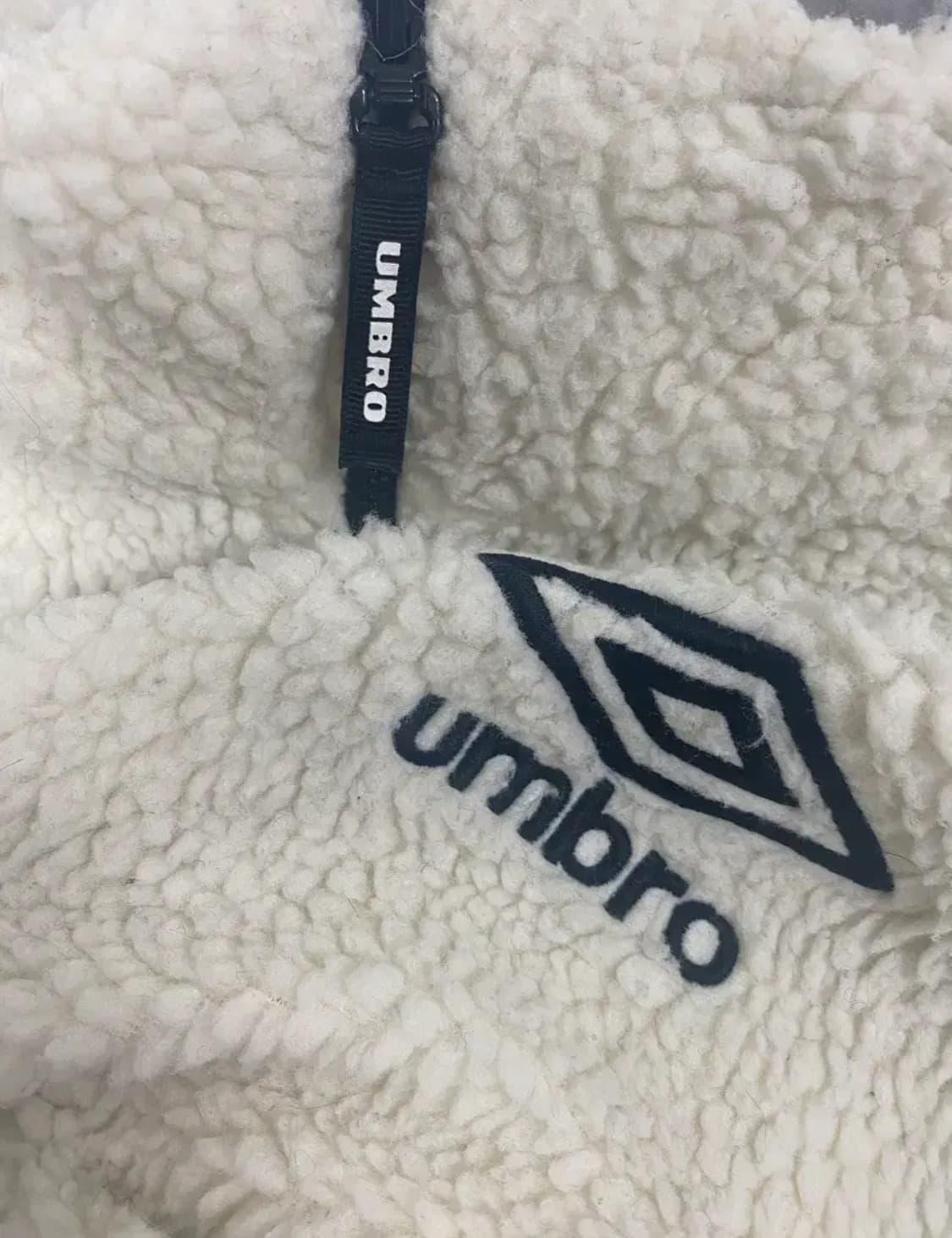 엄브로 Umbro 리버시블 뽀글이 패딩 L 상품이미지2