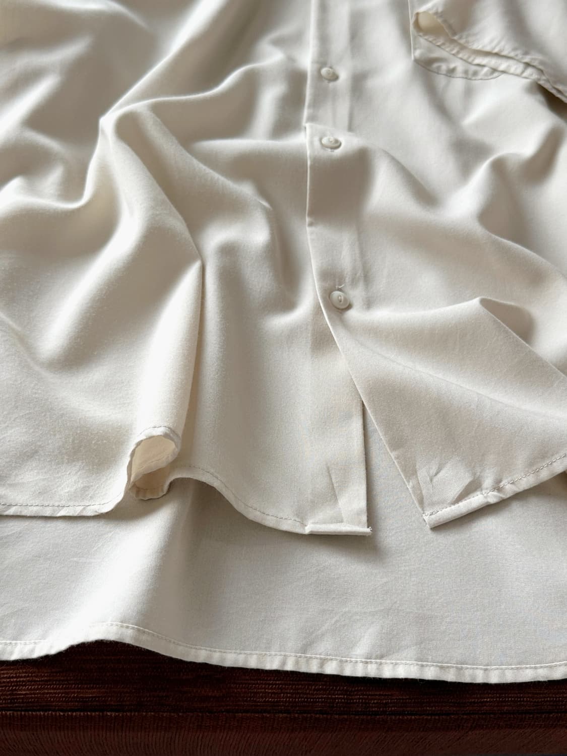 Silky touch fabric loose H/S shirt 상품이미지2