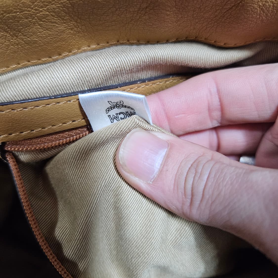 엠씨엠(MCM) 비세토스 숄더 크로스백
 상품이미지9