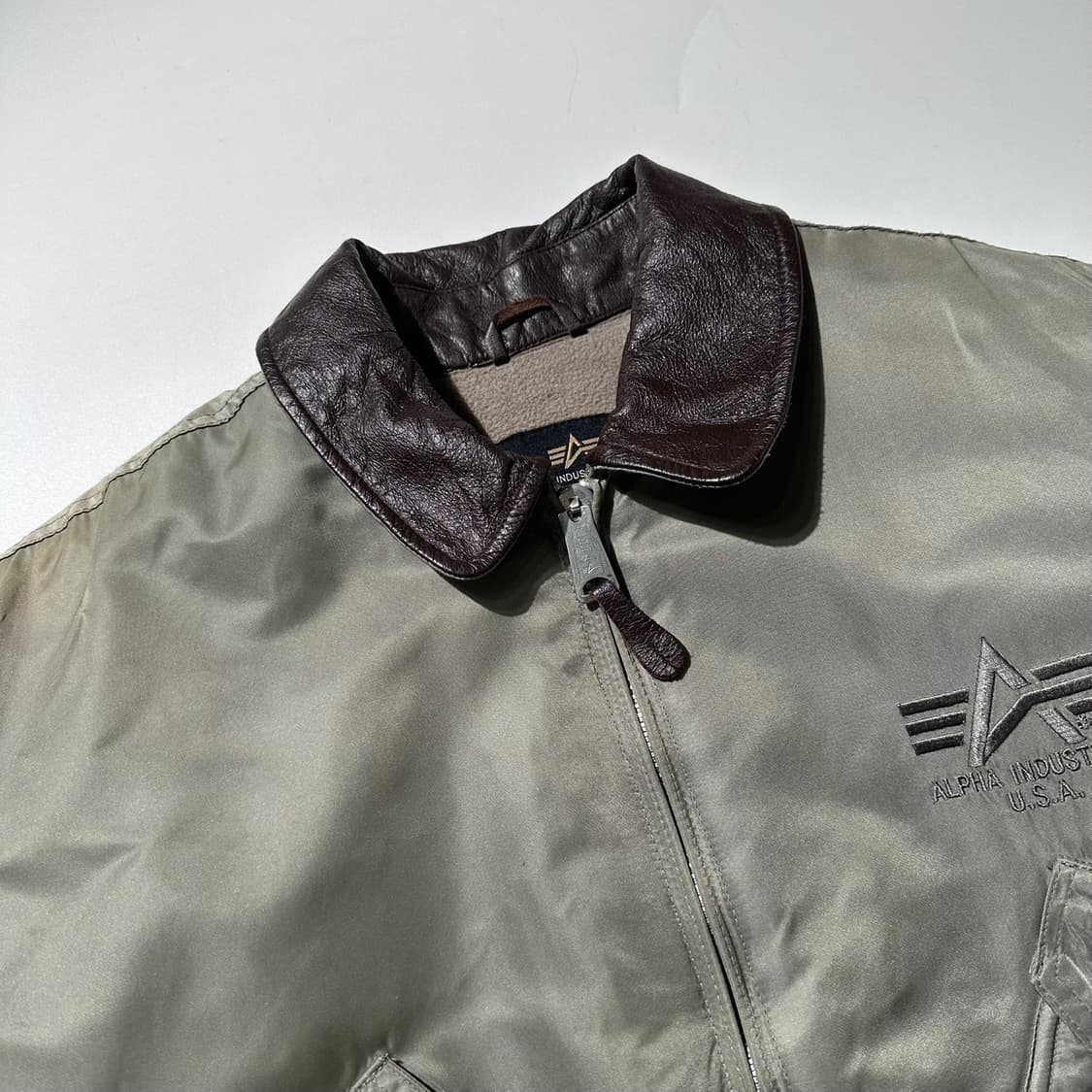 알파 인더스트리 cwu-45/p 플라이트 자켓 항공 점퍼 상품이미지3