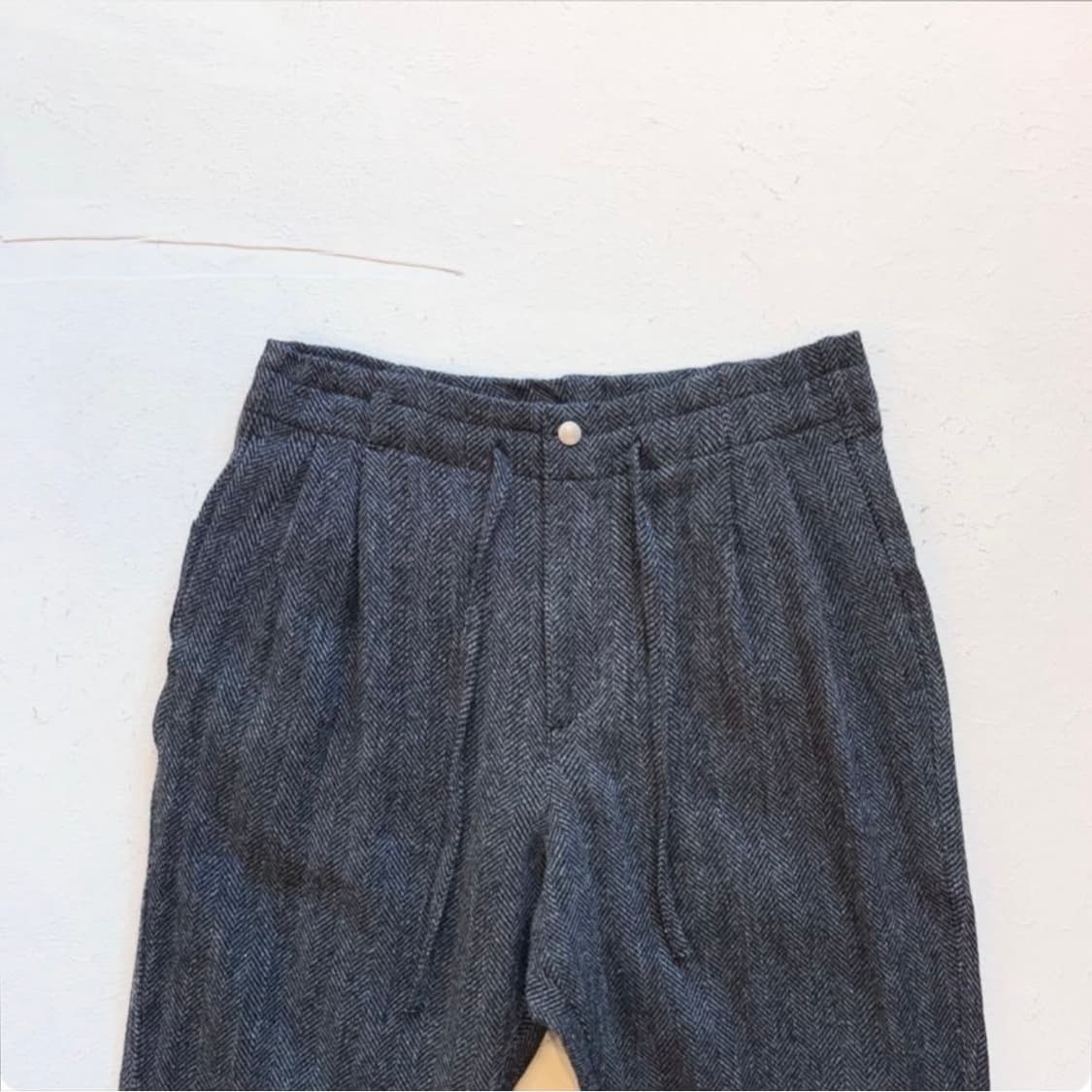 클래식 헤링본 베이스 논네이티브 슬랙스 팬츠 상품이미지2