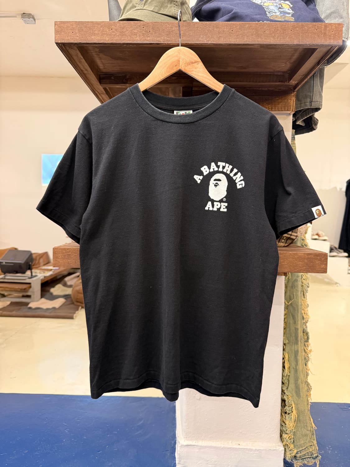 BAPE 베이프 컬리지 백로고 반팔티 상품이미지3