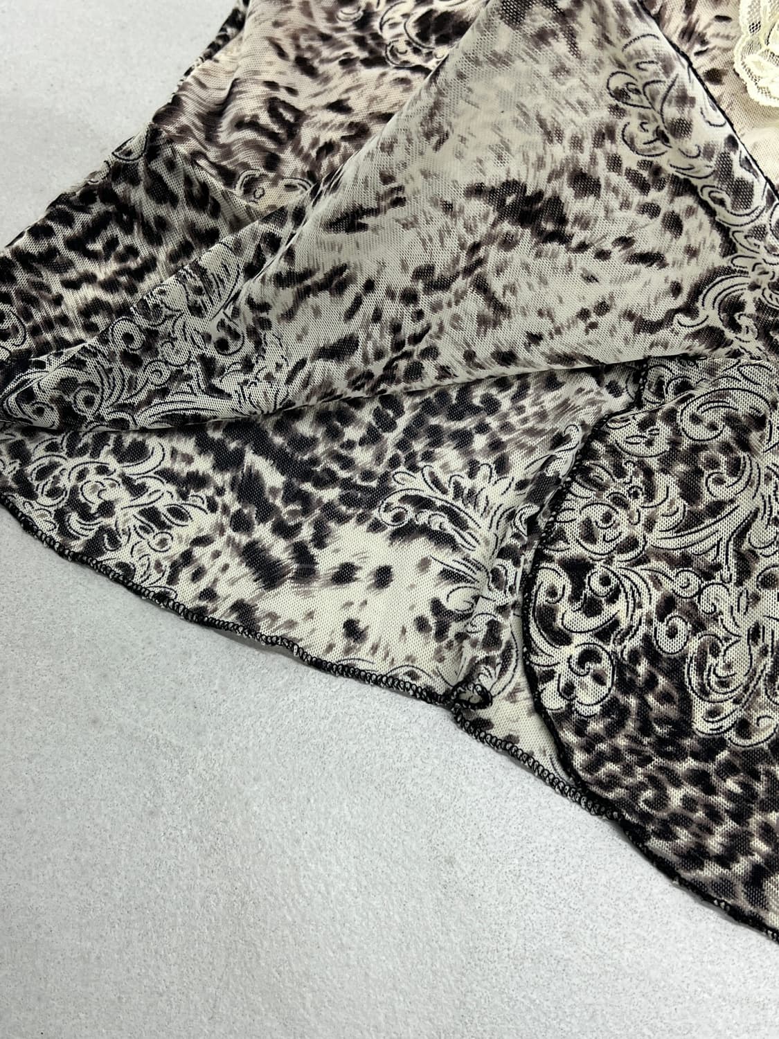 패턴 반팔 블라우스 상품이미지4